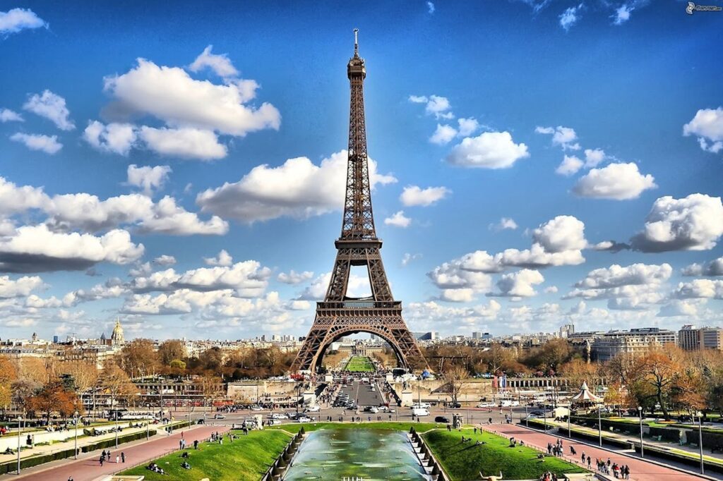 Foto Torre Eiffel, dia de sol.