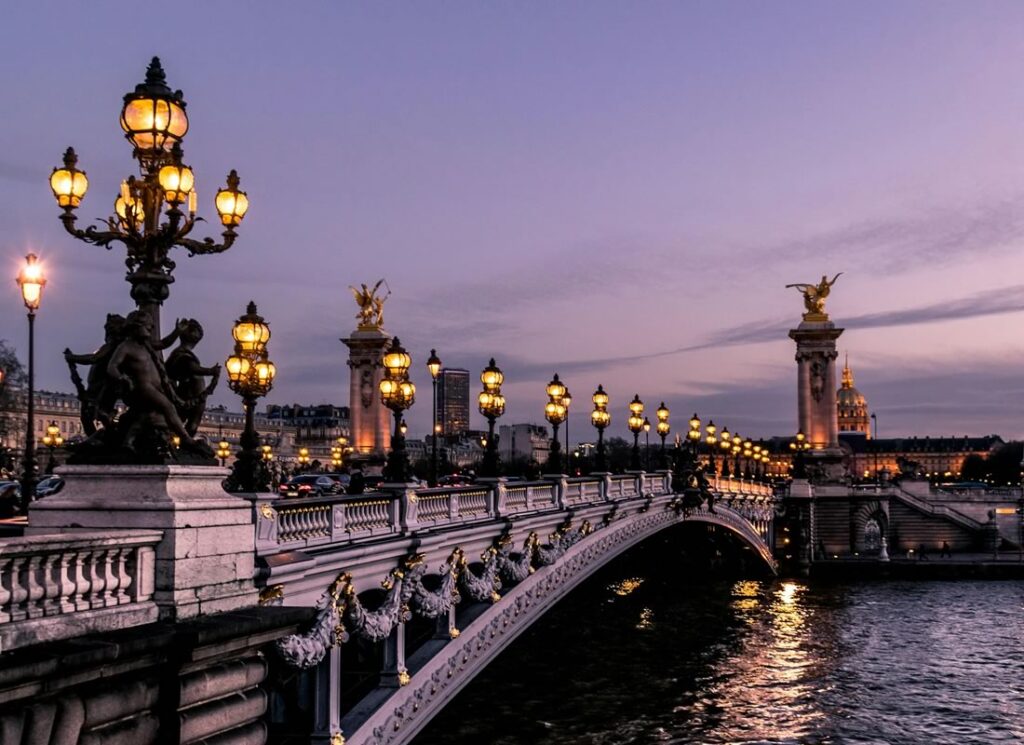 Ponte sobre o rio Sena em Paris.