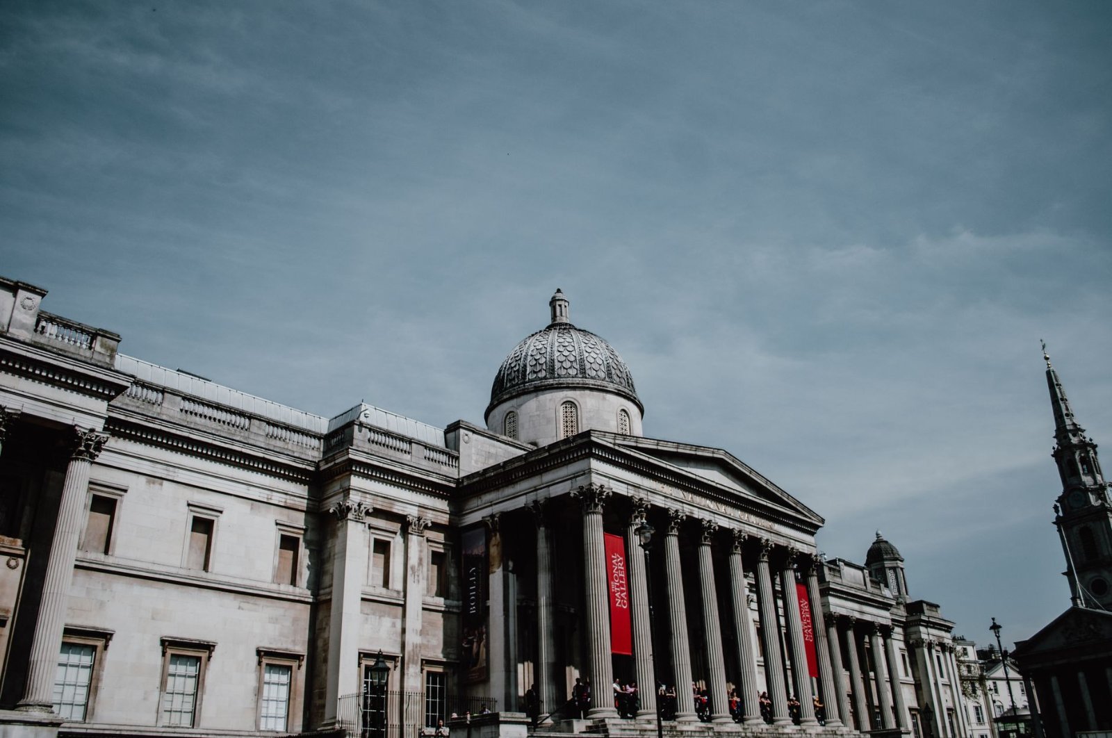 Fachada do British Museum em Londres