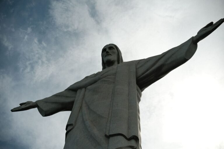 Cristo Redentor: história, curiosidades e como visitar o maior símbolo do Rio de Janeiro