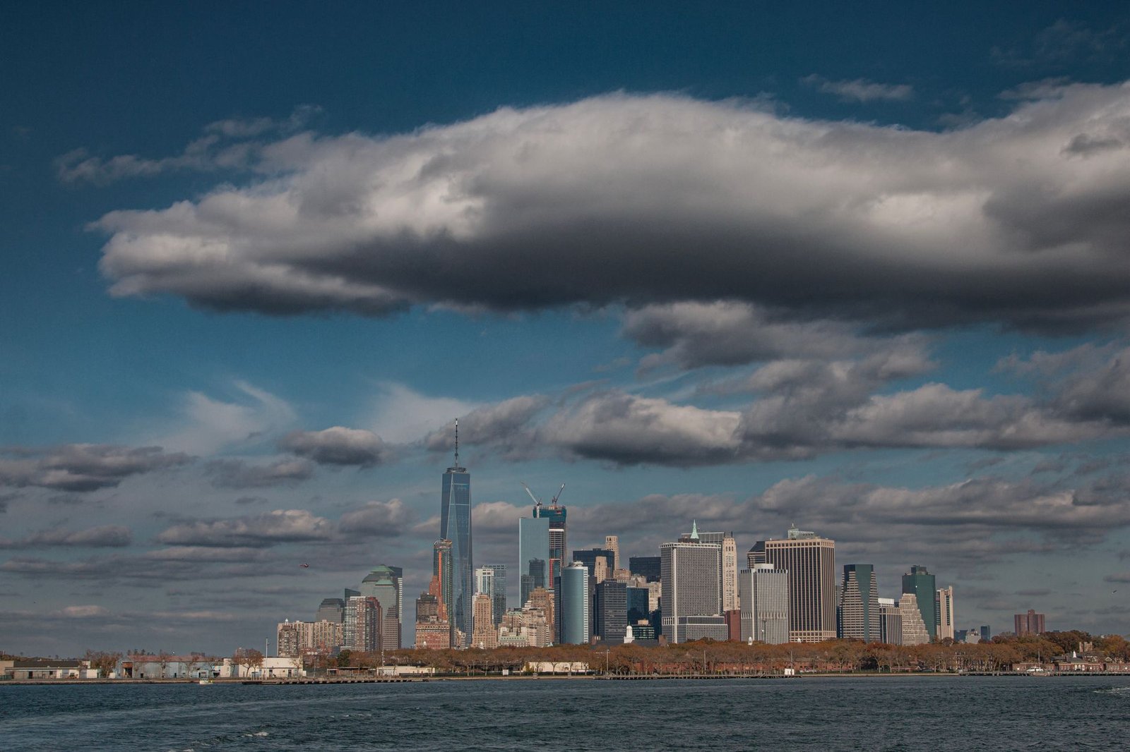Skyline du centre de Manhattan avec les gratte-ciel de New York