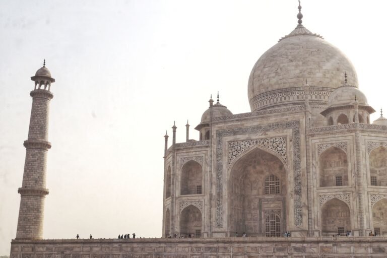 Taj Mahal : Guide Complet pour Visiter la 7ᵉ Merveille du Monde