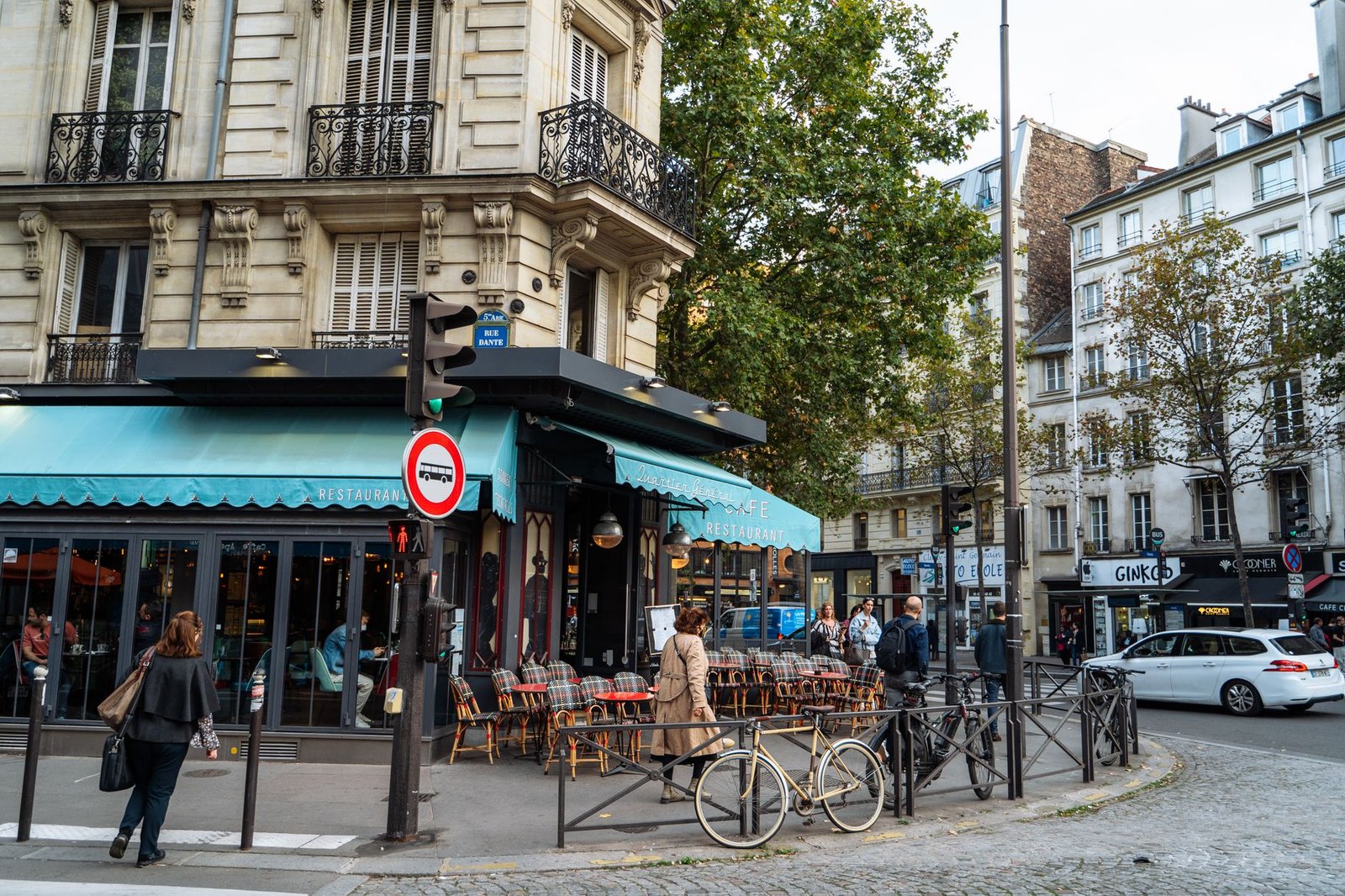 Café de rua em Paris