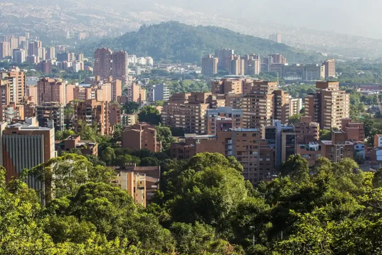 What to Do in Medellin: A Safe Itinerary with Comuna 13