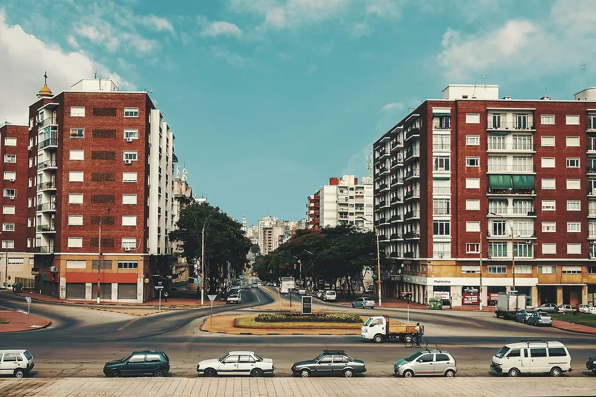 Avenida em Montevidéu
