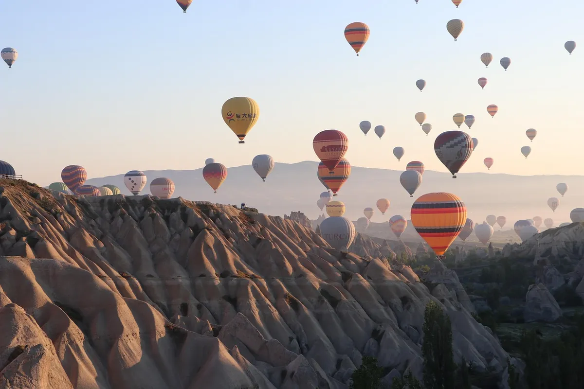 Globo al amanecer en Capadocia
