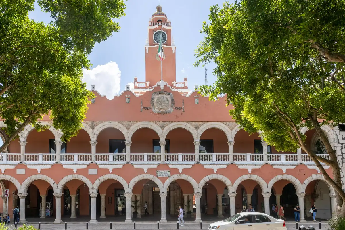 Arquitetura colonial colorida no centro de Mérida