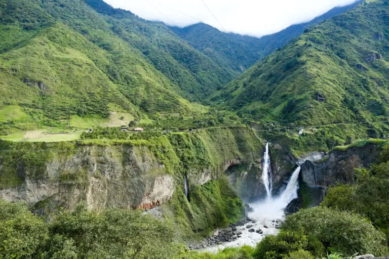 Baños en 3 jours : cascades et thermes avec plan de pluie