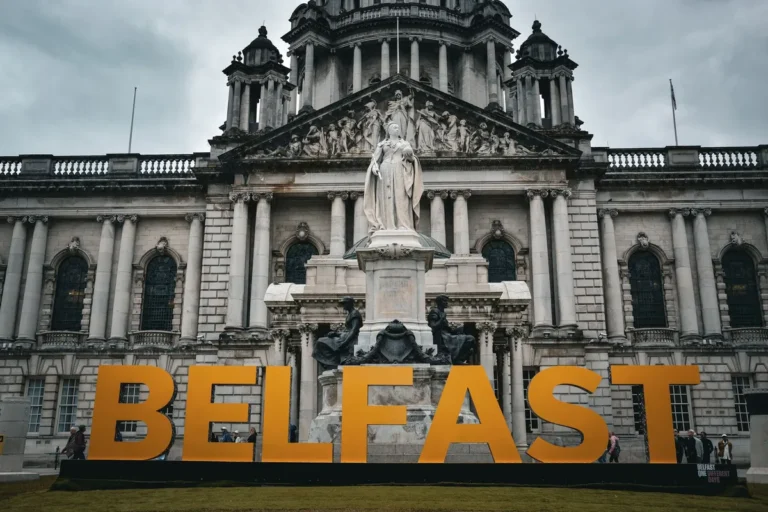 Belfast em 3 dias: roteiro sem carro e sem correria