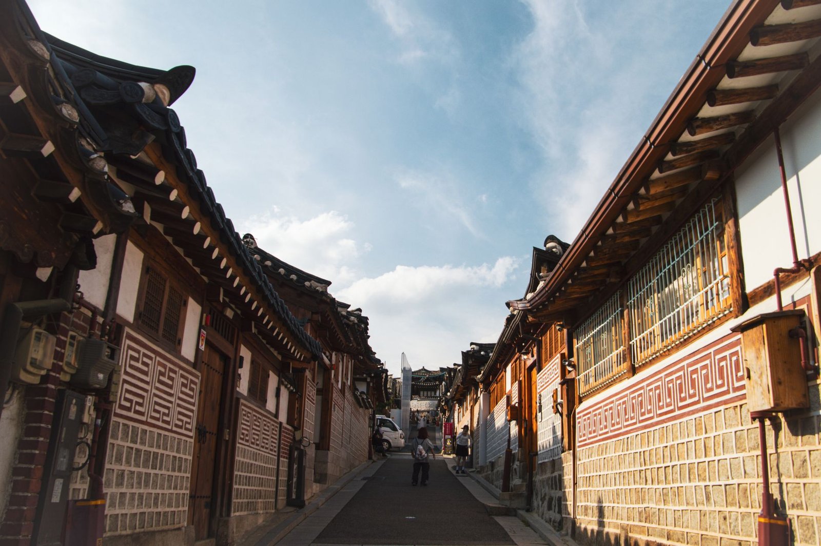 Seul entre dois tempos: hanoks tradicionais e arranha-céus de Gangnam