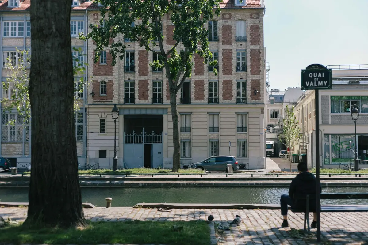 Canal e edifícios de Paris