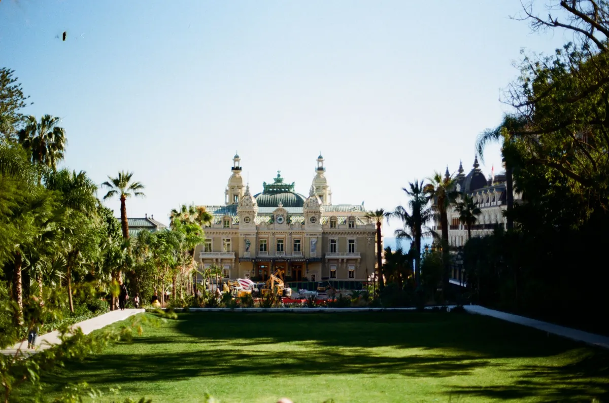 Fachada do Cassino de Monte-Carlo em estilo Belle Époque em Mônaco