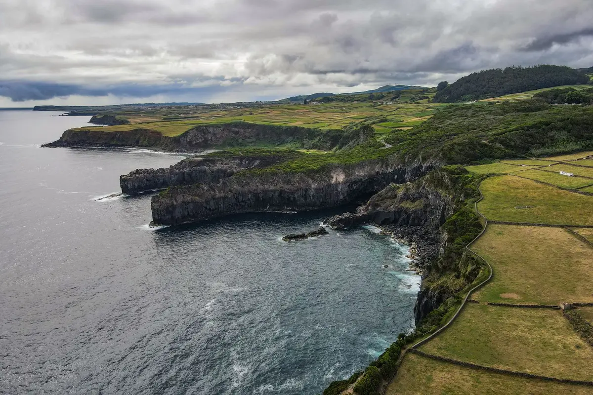 Falésias e costa vulcânica de São Miguel, Açores