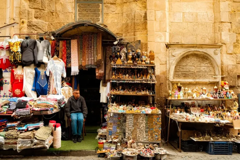 Cairo Islâmico: o bairro que quem só vê pirâmide ignora