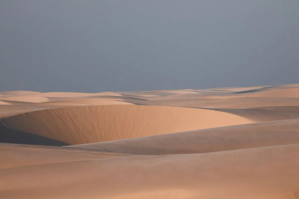 Dunas dos Lençóis Maranhenses ao amanhecer
