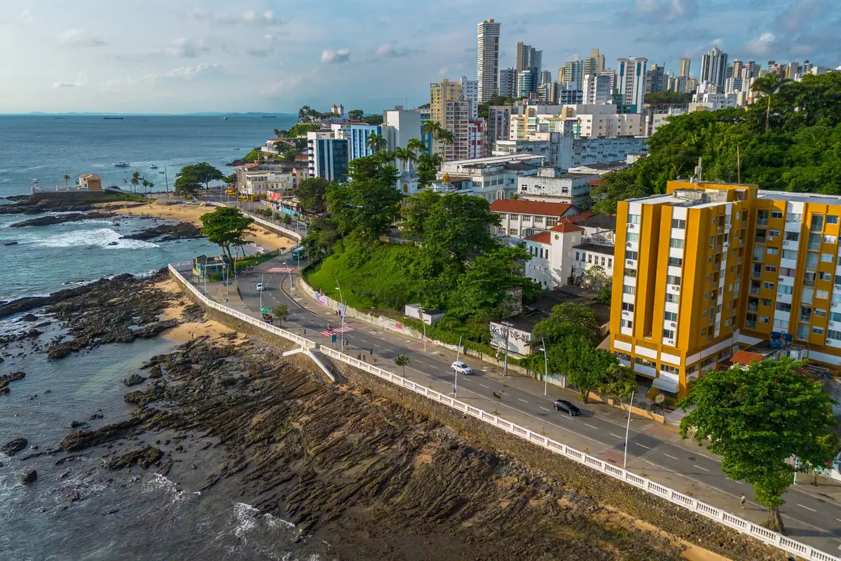 Vista da região portuária e da Cidade Baixa em Salvador perto do Mercado Modelo