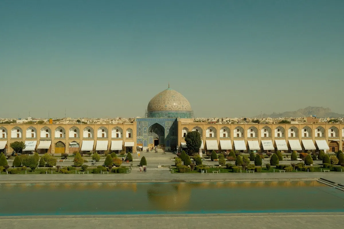 Fachada da Mesquita do Xá na Praça Naqsh-e Jahan, Isfahan, Irã