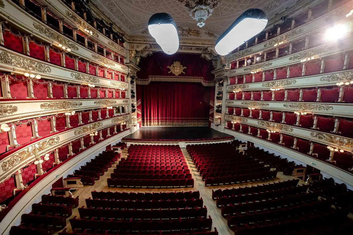 Fachada do Teatro alla Scala em Milão