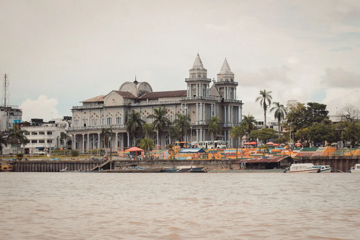 Igreja colonial de Mompox próxima ao rio Magdalena