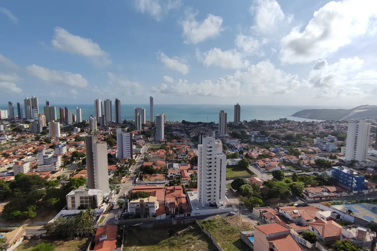 Vista aérea de Natal e da Praia de Ponta Negra