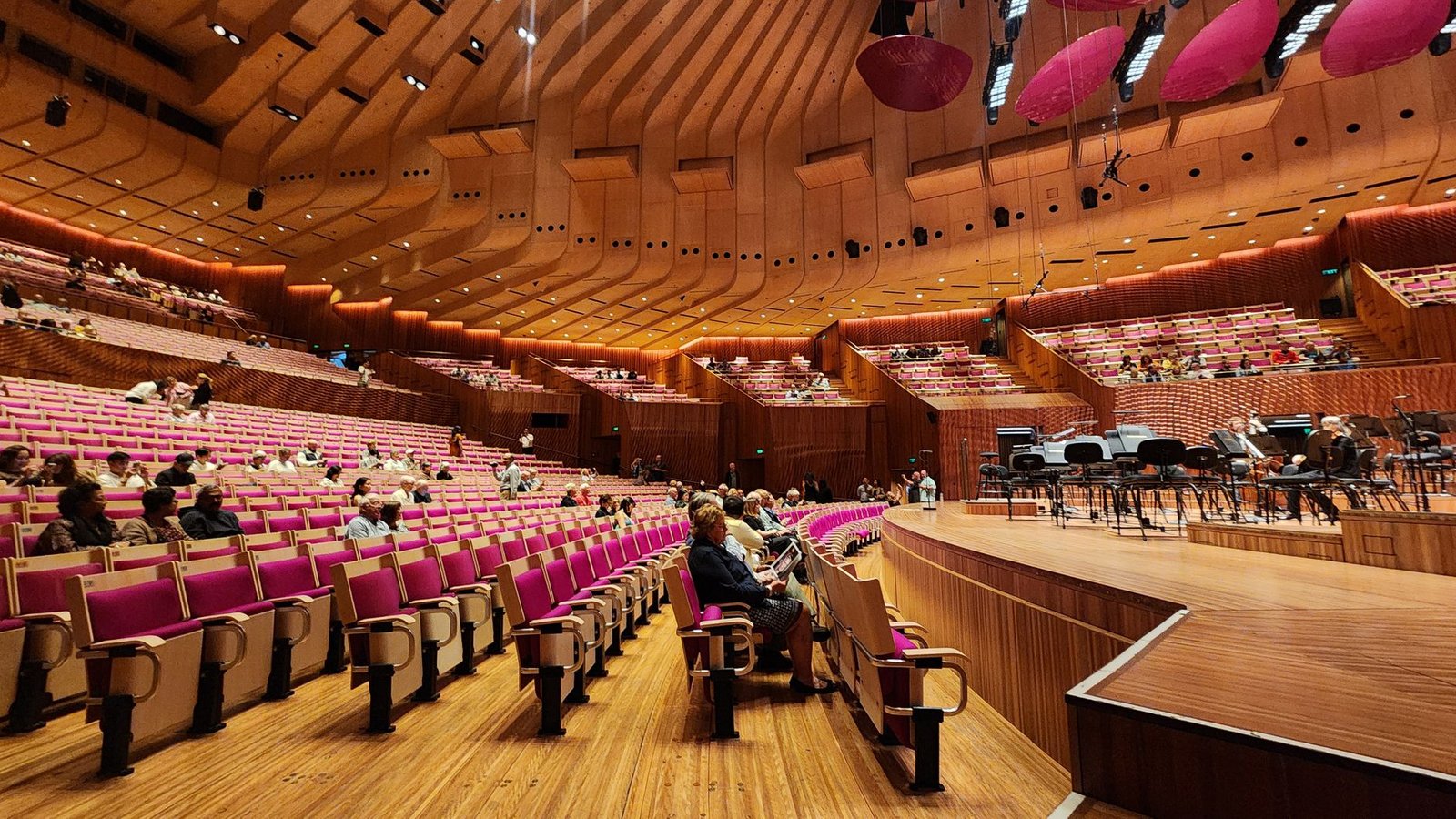 Interior de sala de concertos da Ópera de Sydney