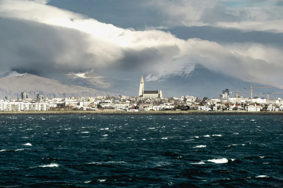 Hallgrímskirkja vista do centro de Reykjavík
