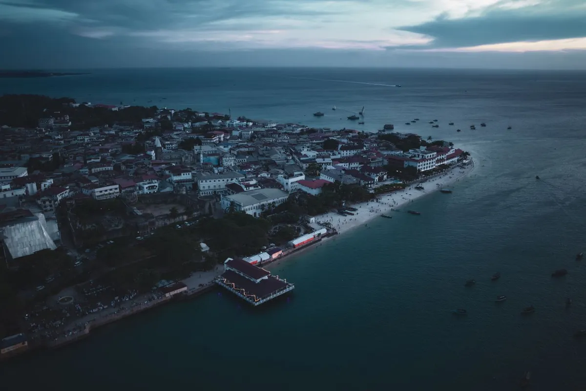 Vista aérea de Stone Town, capital histórica de Zanzibar
