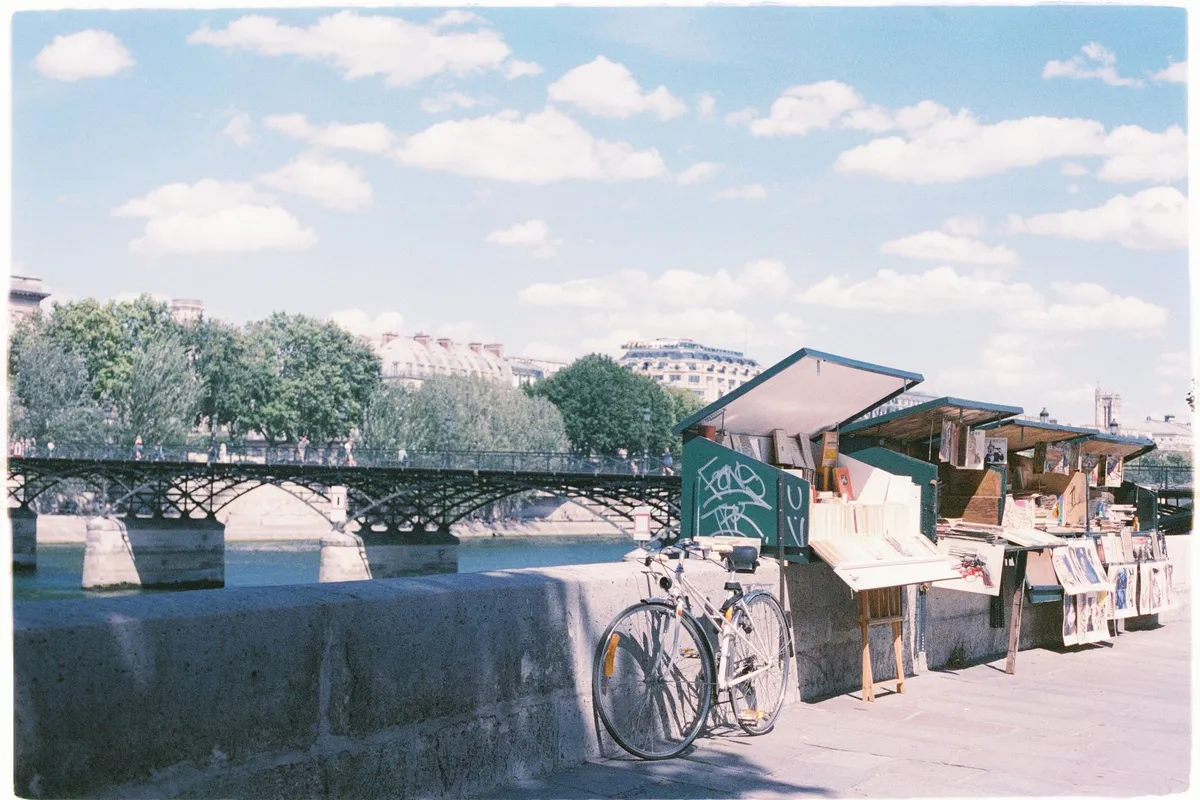 Viaduto parisiense que inspira a caminhada da Coulée Verte