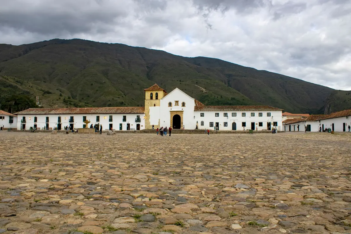 Panorama da Plaza Mayor de Villa de Leyva