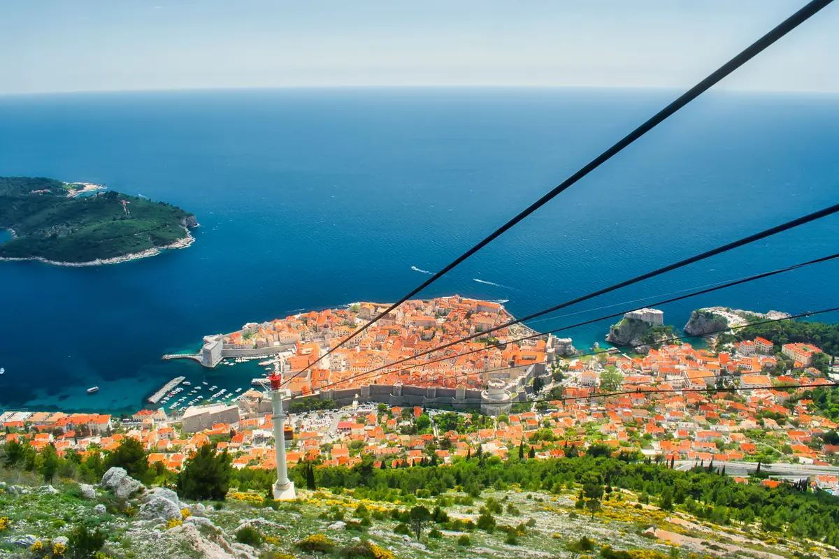 Vista aérea da Cidade Velha de Dubrovnik vista do Monte Srđ
