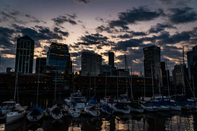 Puerto Madero: roteiro a pé entre diques, ponte e reserva