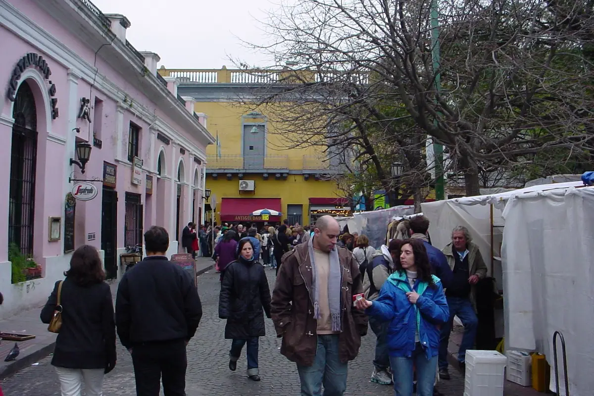 Feira de San Telmo em rua de Buenos Aires