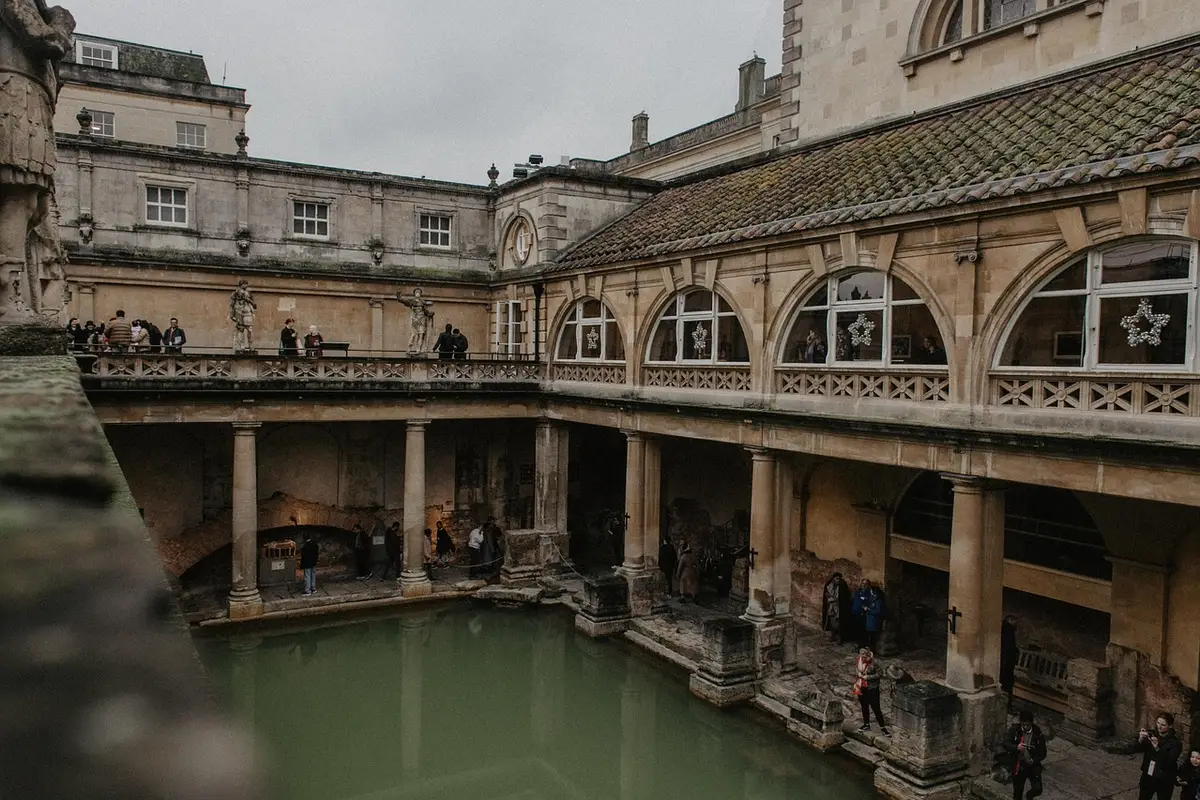 Roman Baths e arquitetura histórica de Bath