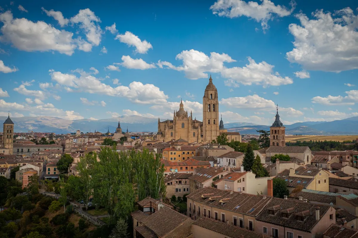 Panorama de Segóvia com a catedral ao centro