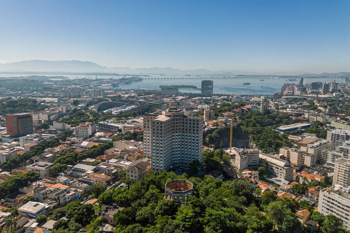 Vista aérea da cidade do Rio de Janeiro, sede da Copa Feminina 2027