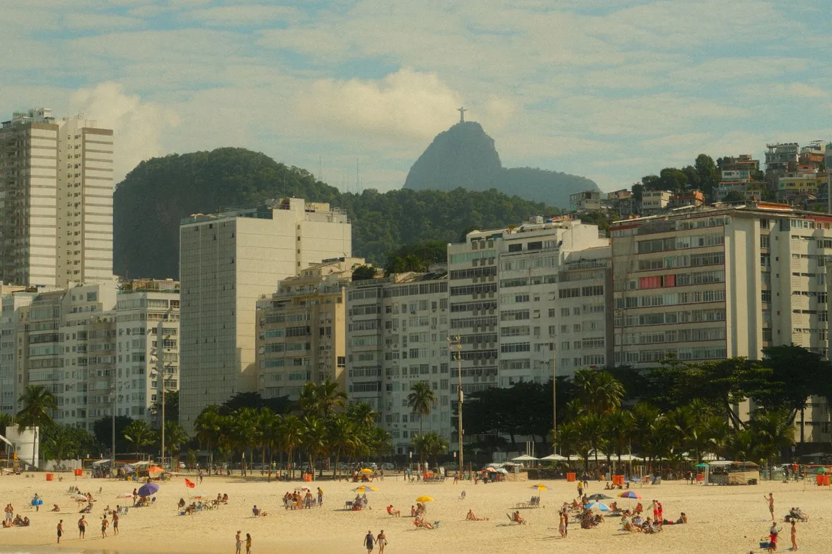 Vista de Copacabana e do litoral do Rio de Janeiro do Corcovado