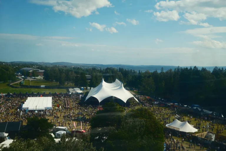 Glastonbury 2027: datas, ingressos e camping