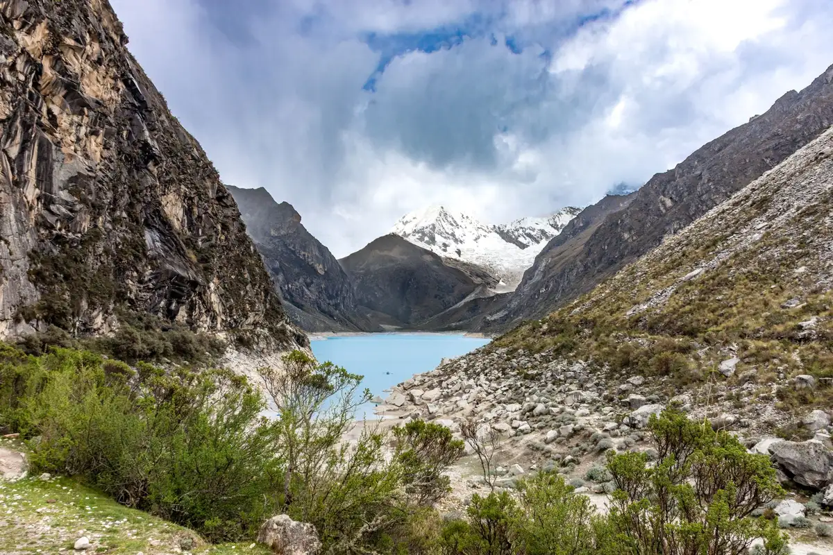 Lagoa de Llanganuco na Cordilheira Branca, Peru