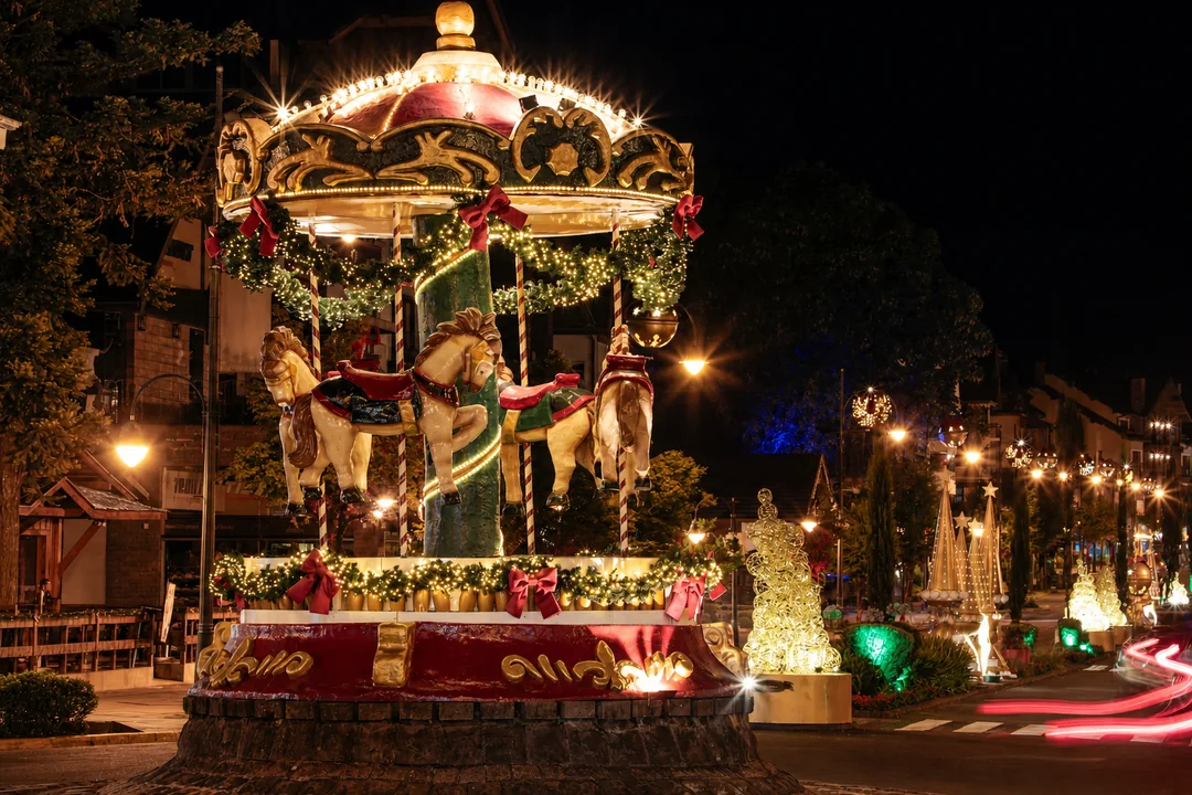 Rua Coberta e Luzes de Natal