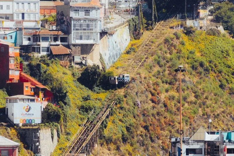 Paisagem urbana de Valparaíso vista dos cerros