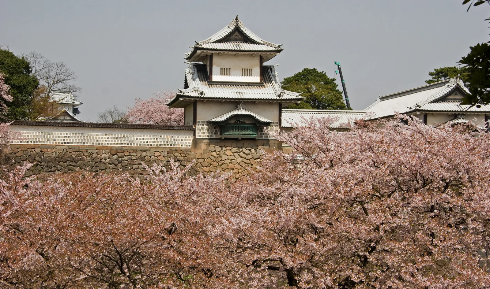 Castelo de Kanazawa no roteiro pelos Alpes Japoneses