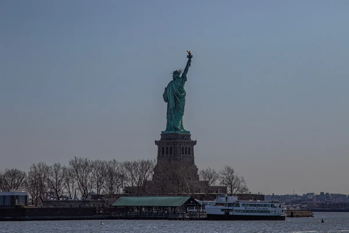 Estátua da Liberdade vista da ilha