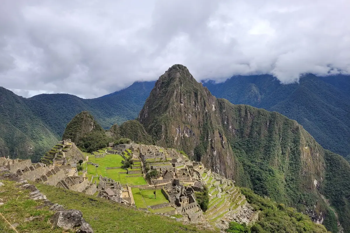 Vista panorâmica da citadela de Machu Picchu vista do alto