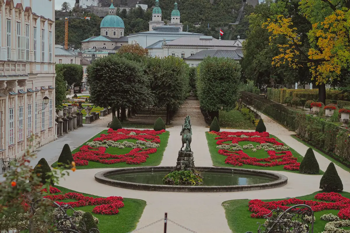 Jardins do Palácio Mirabell em Salzburg