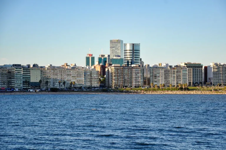 Montevidéu: churrasco no Mercado del Puerto em 2 dias
