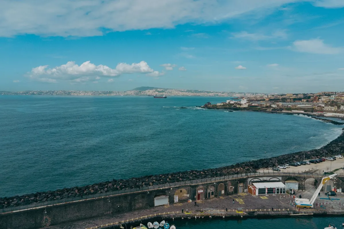 Vue de Naples et du golfe pour la section sur les quartiers