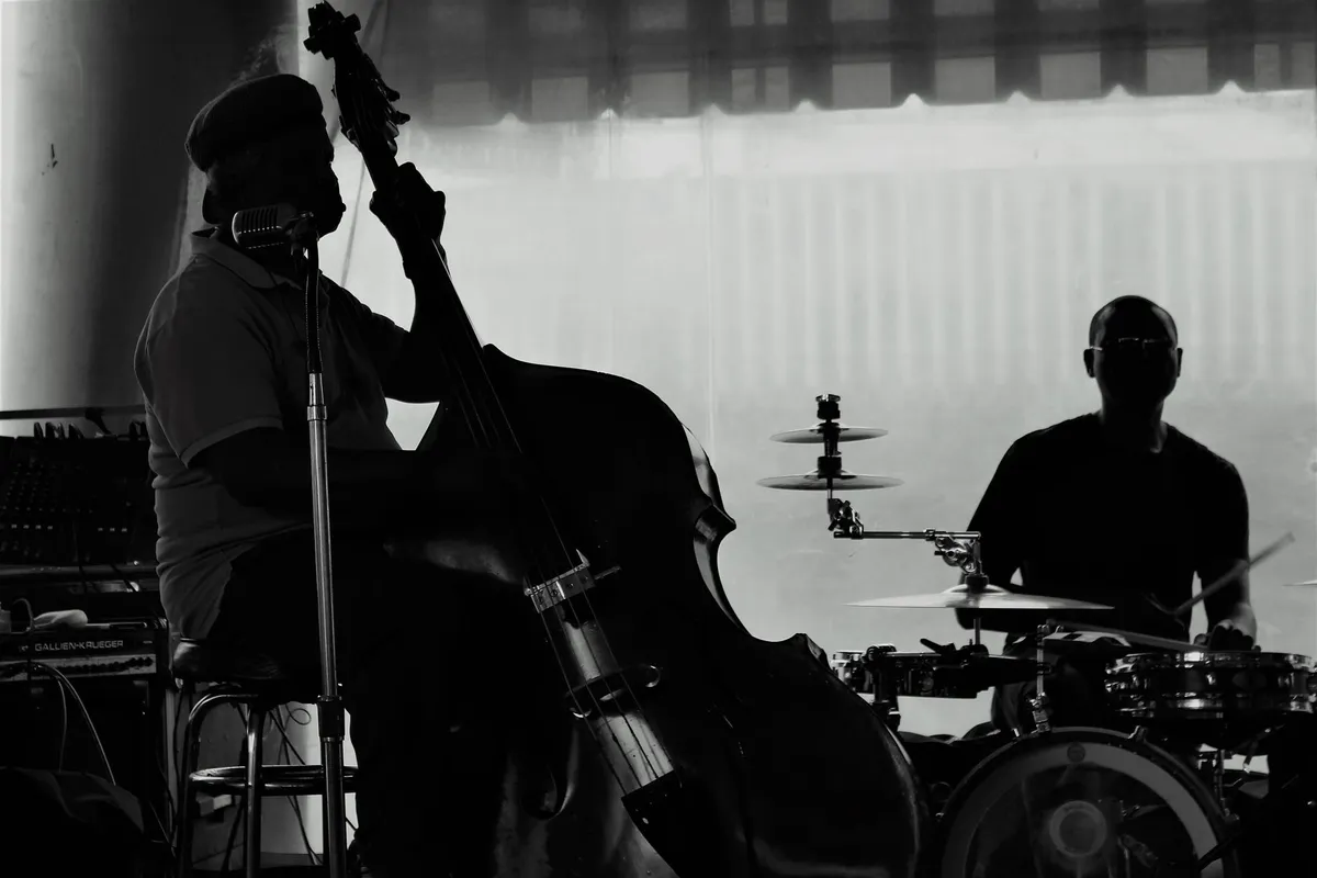 Banda tocando jazz em Nova Orleans