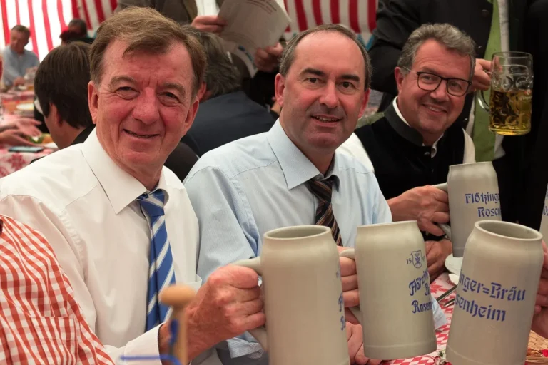 Onde Ficar na Oktoberfest 2026: Melhores Bairros
