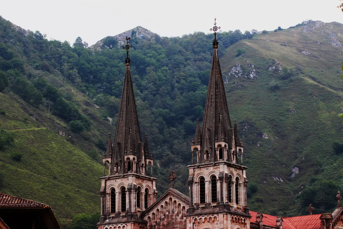 Torres da Catedral de Oviedo
