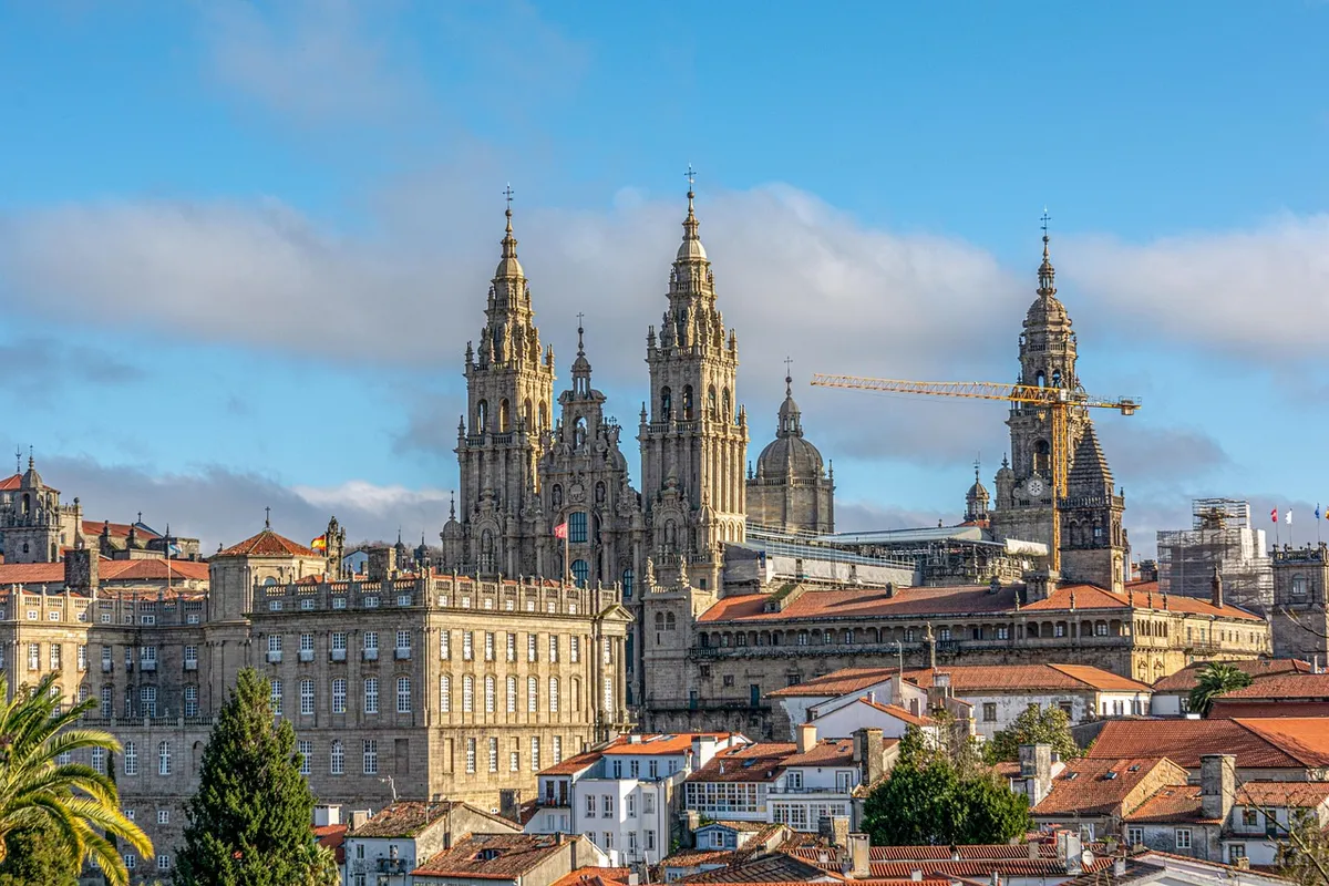 Vista panorâmica do centro histórico de Santiago de Compostela